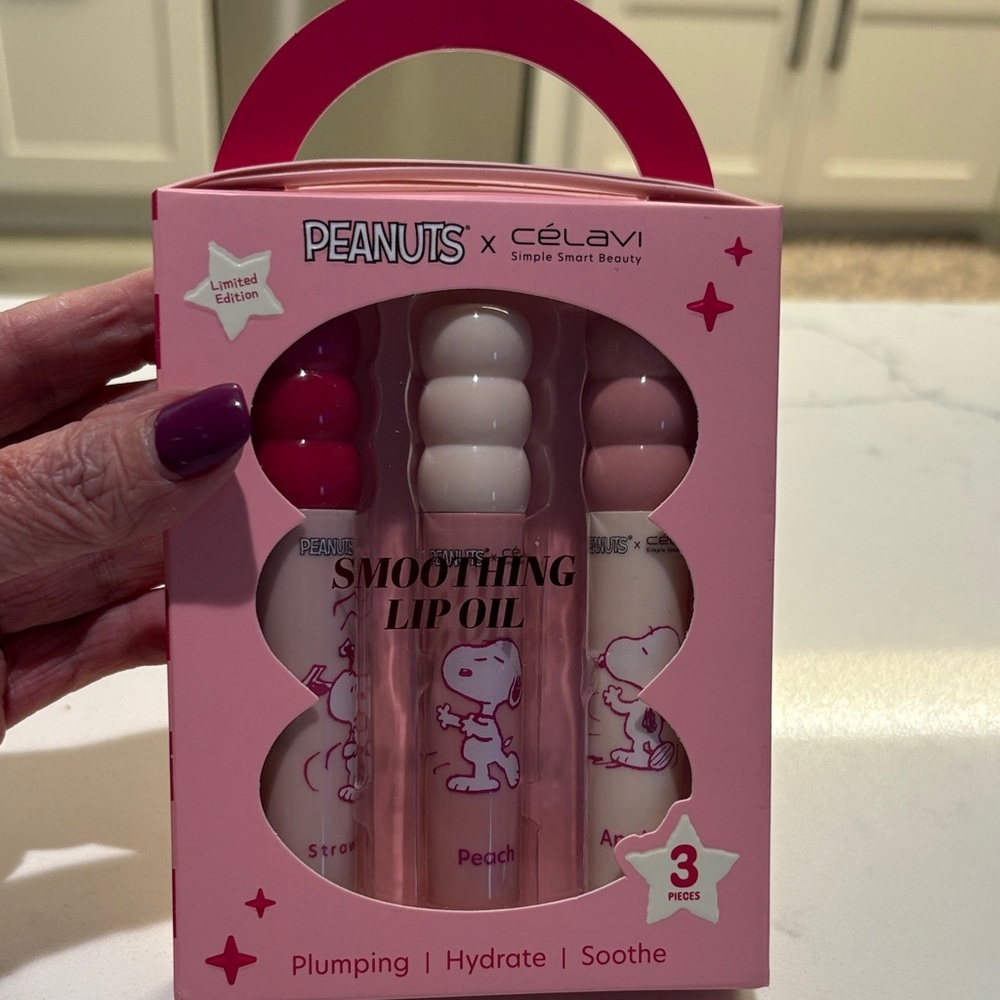 Peanuts x Celavi Smoothing Lip Oil Set - Strawberry, Peach, Vanilla - Picture 6 of 6
